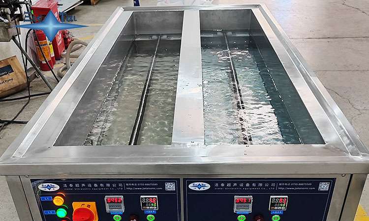 超聲波清洗機(jī)的水泵選擇：類型、特性與應(yīng)用指南